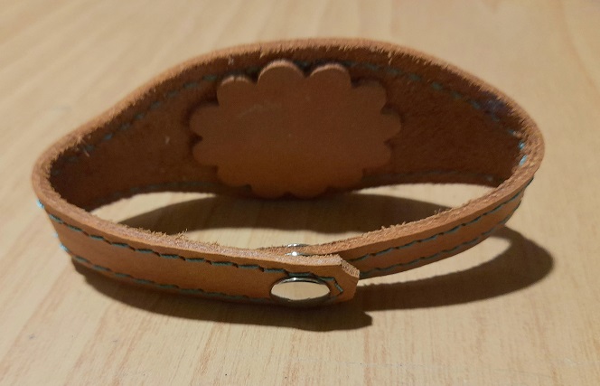 Bracciale sagomato in cuoio